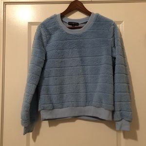 Almost Famous Sweatersize M Junior Light Blue Girl